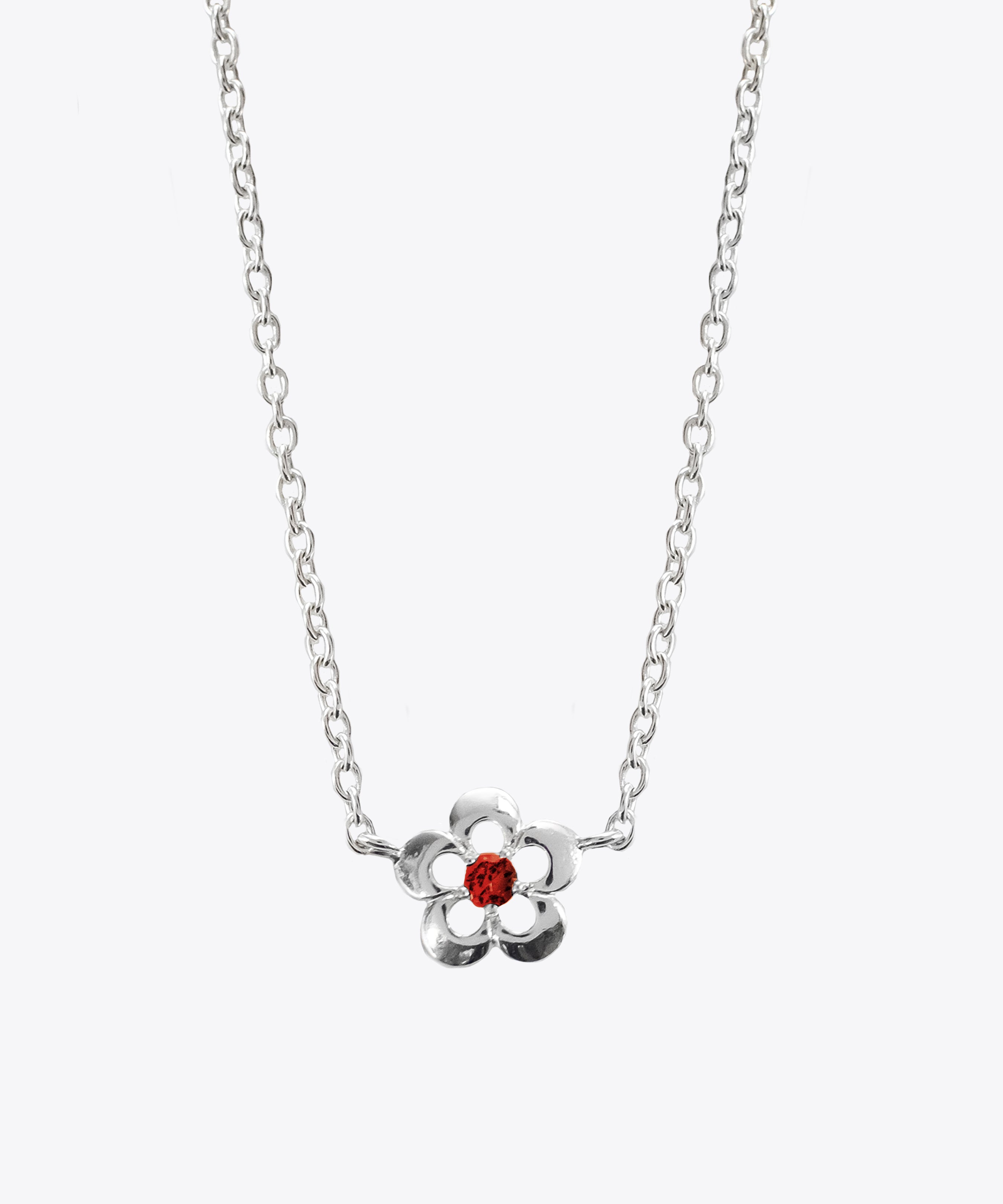 SHAMI - 
        
          
            Garnet Cutout Daisy Necklace