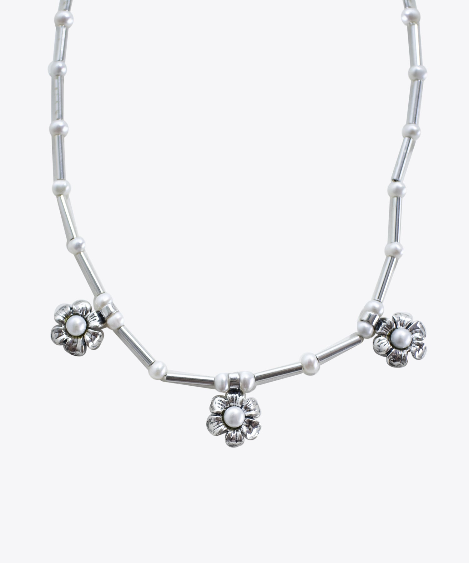SHAMI - 
        
          
            Daisies & Pearls Necklace