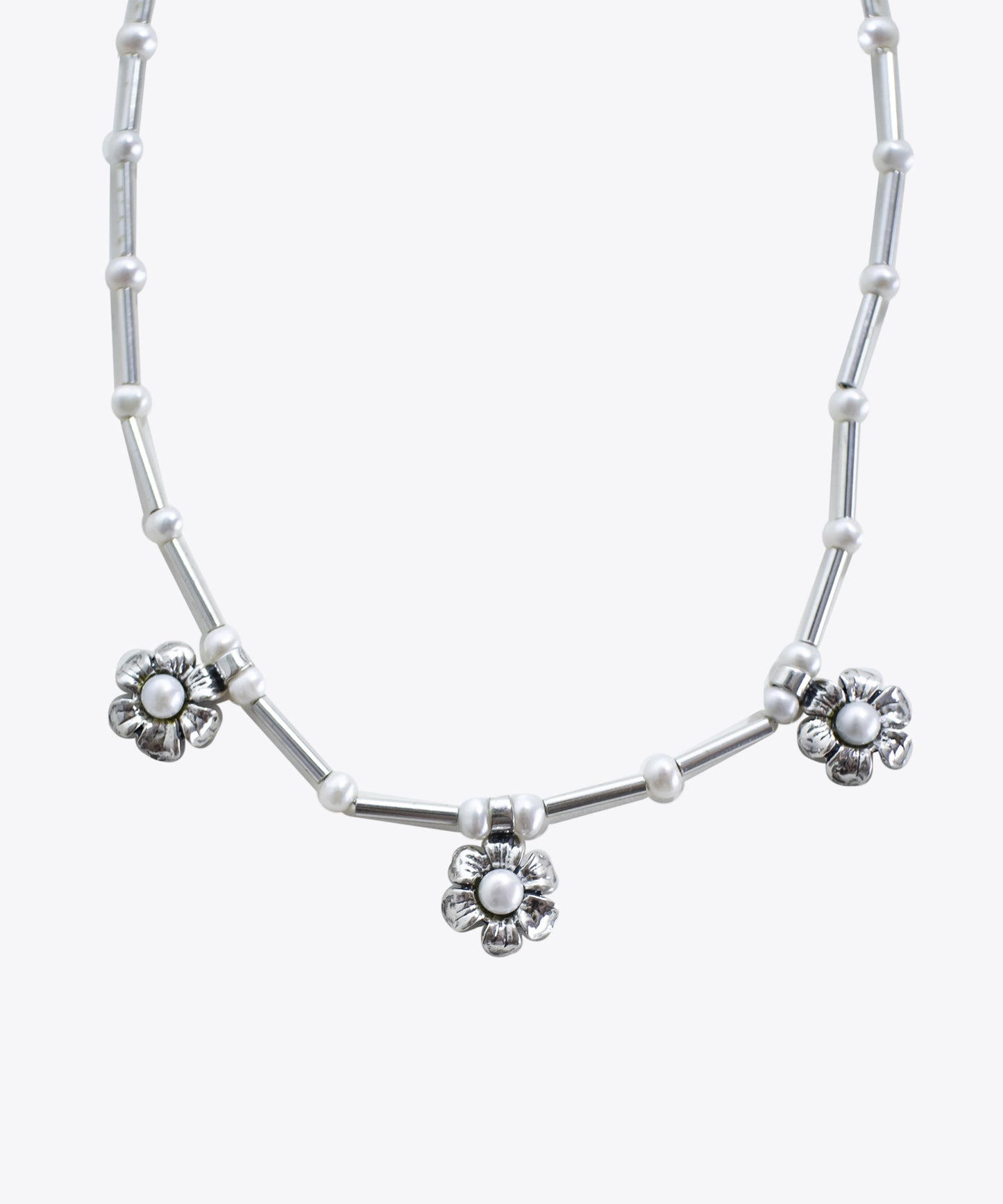 Daisies & Pearls Necklace