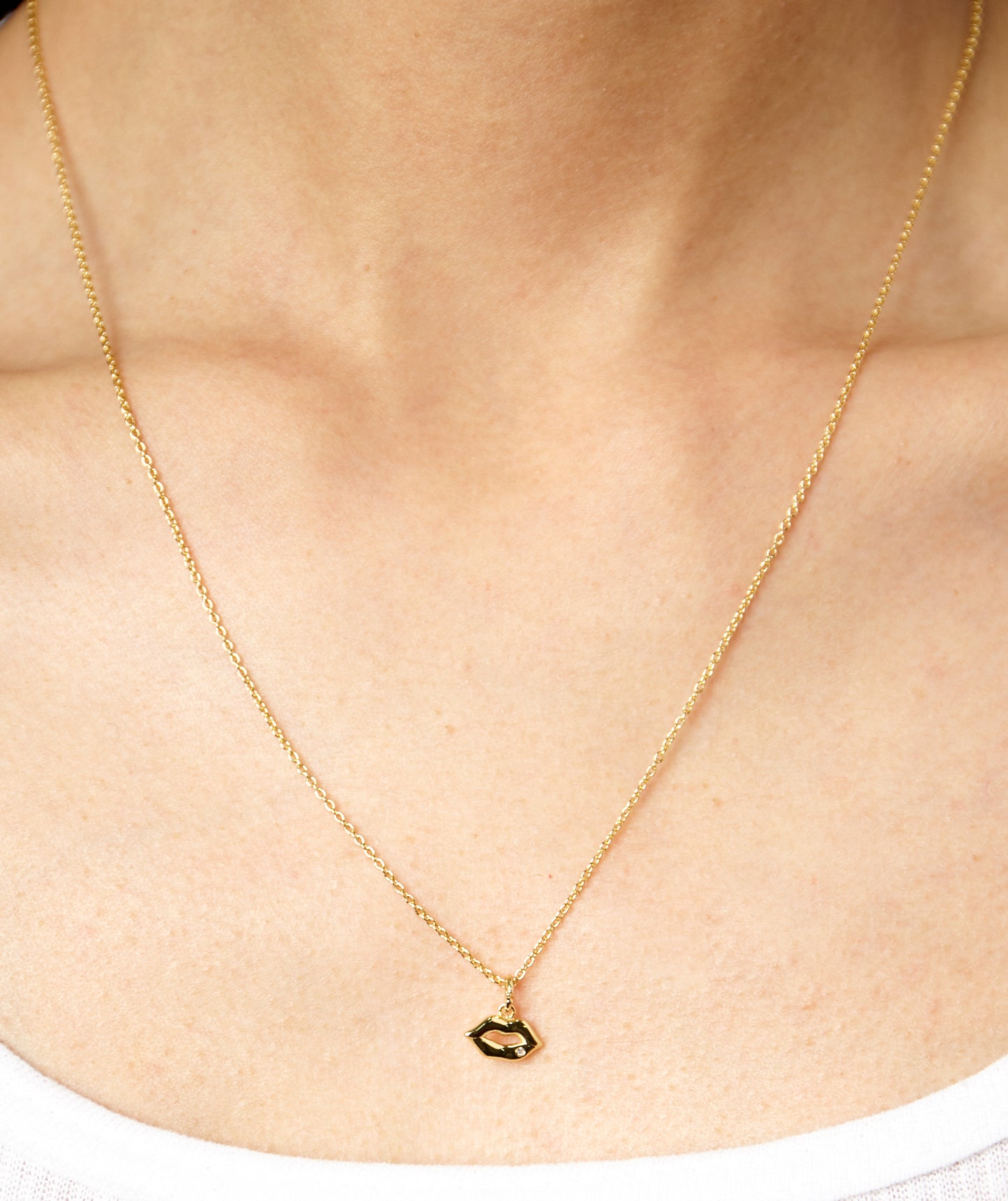 Dainty Lips Necklace