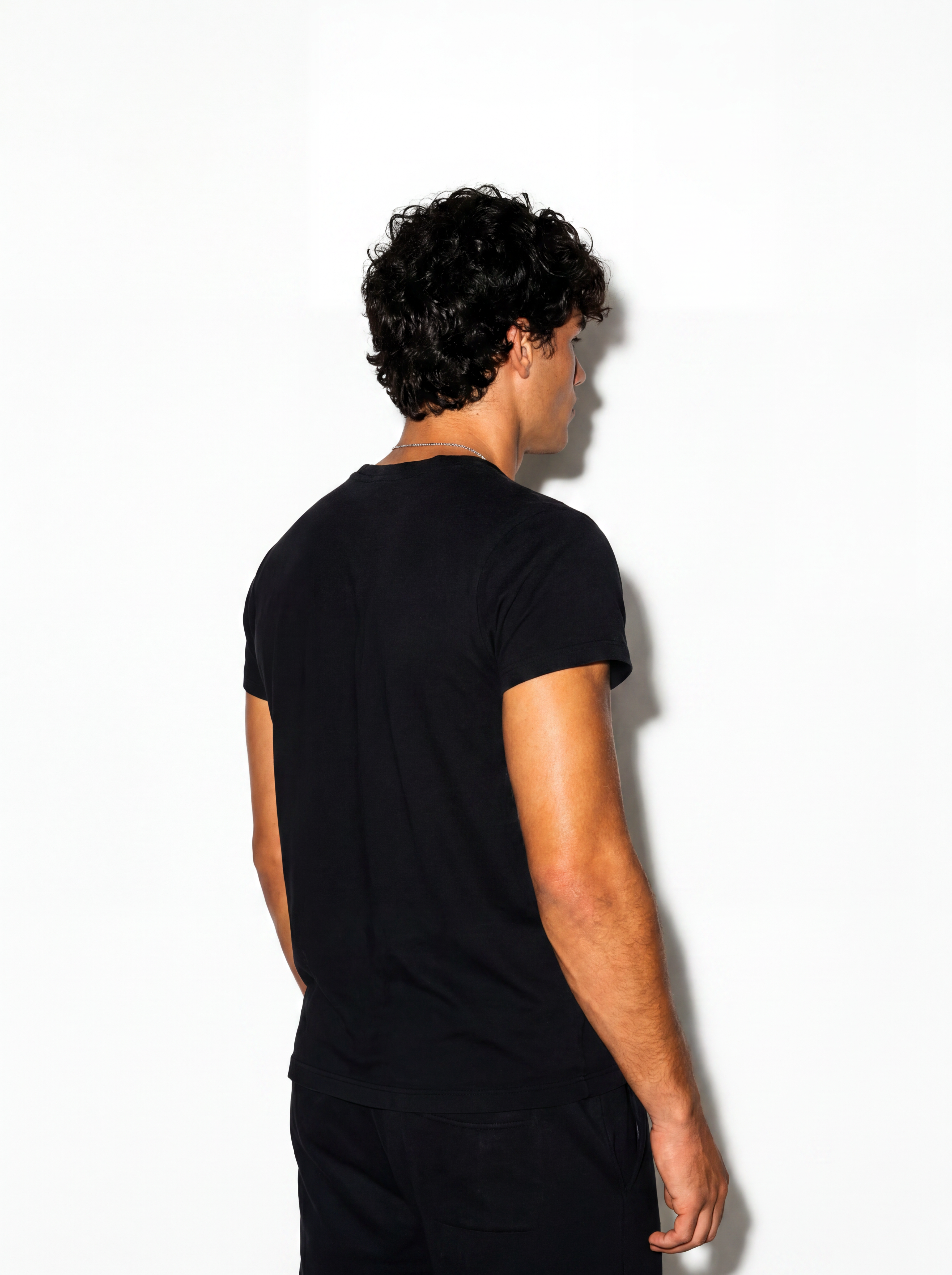 BLACK MUSCLE TEE