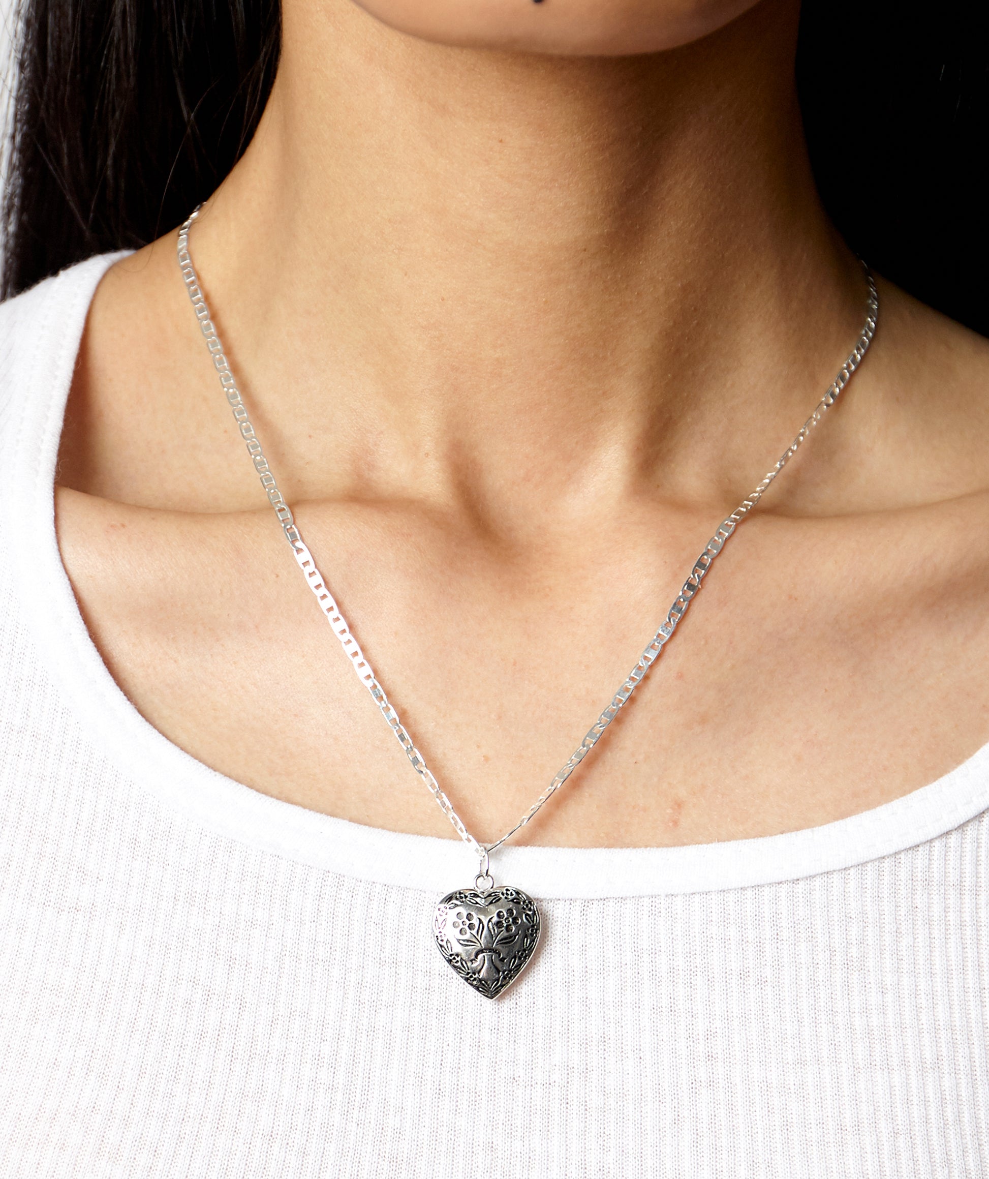 Camille Heart Necklace – SHAMI OFFICIAL